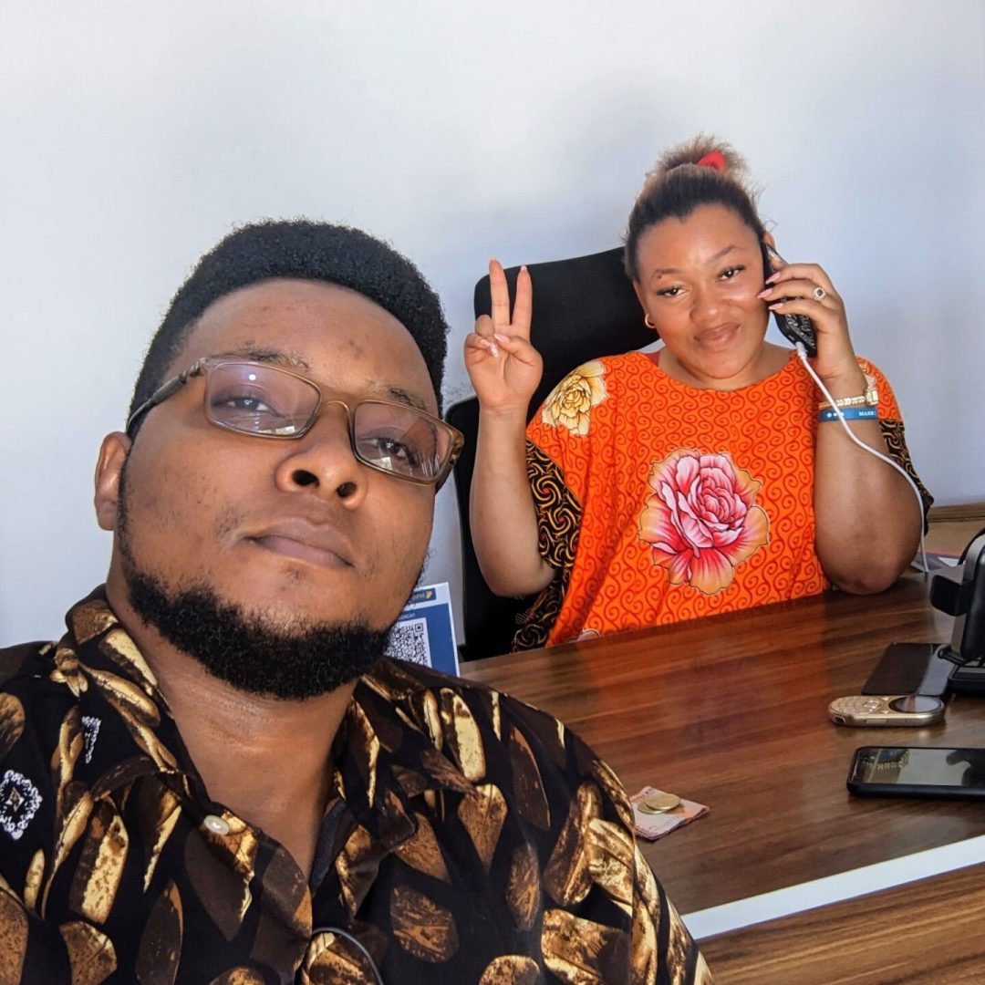 Nikiwa Na Mfanyabiashara Alice Store